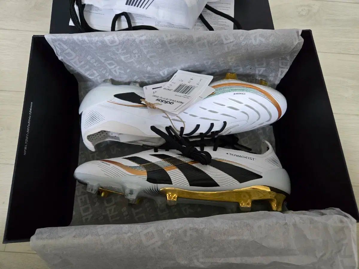 プレデター ELITE フォールディングタン FG / 天然芝用 アディダス プレデター ELITE フォールディングタン FG / 天然芝用