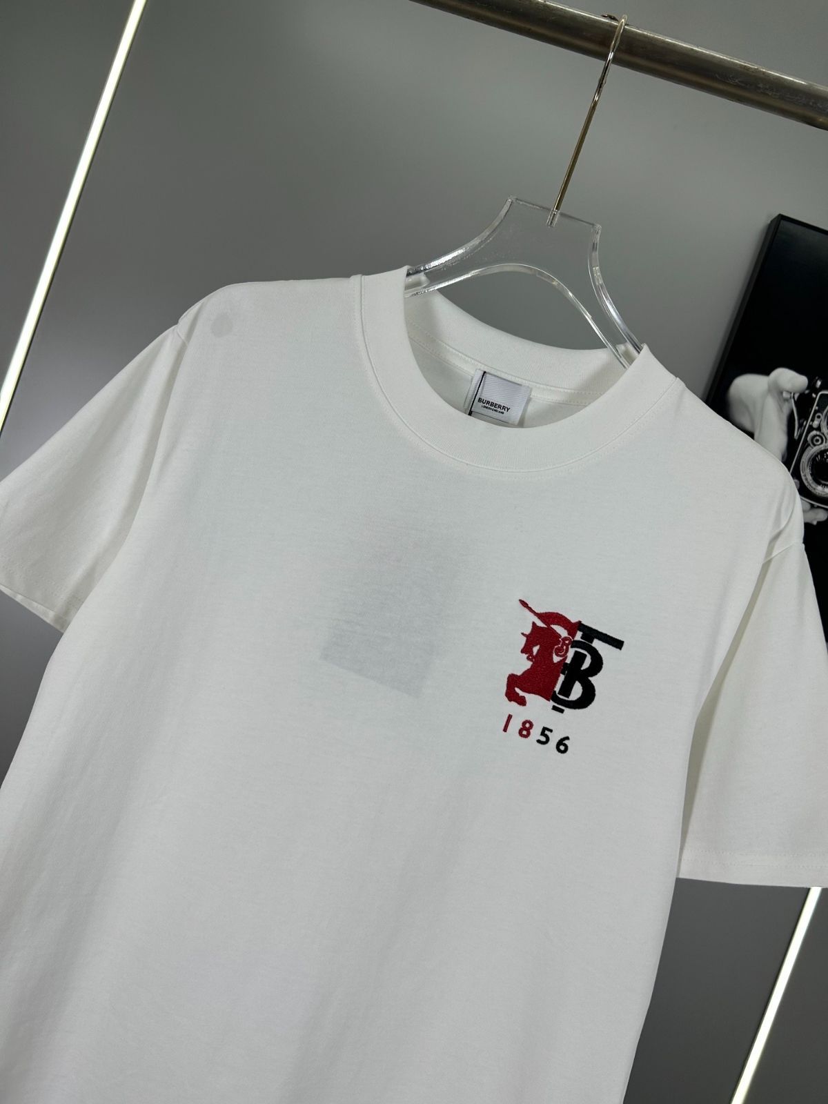 バーバリー HESFORD Equestrian Knight 半袖Tシャツ - メルカリ