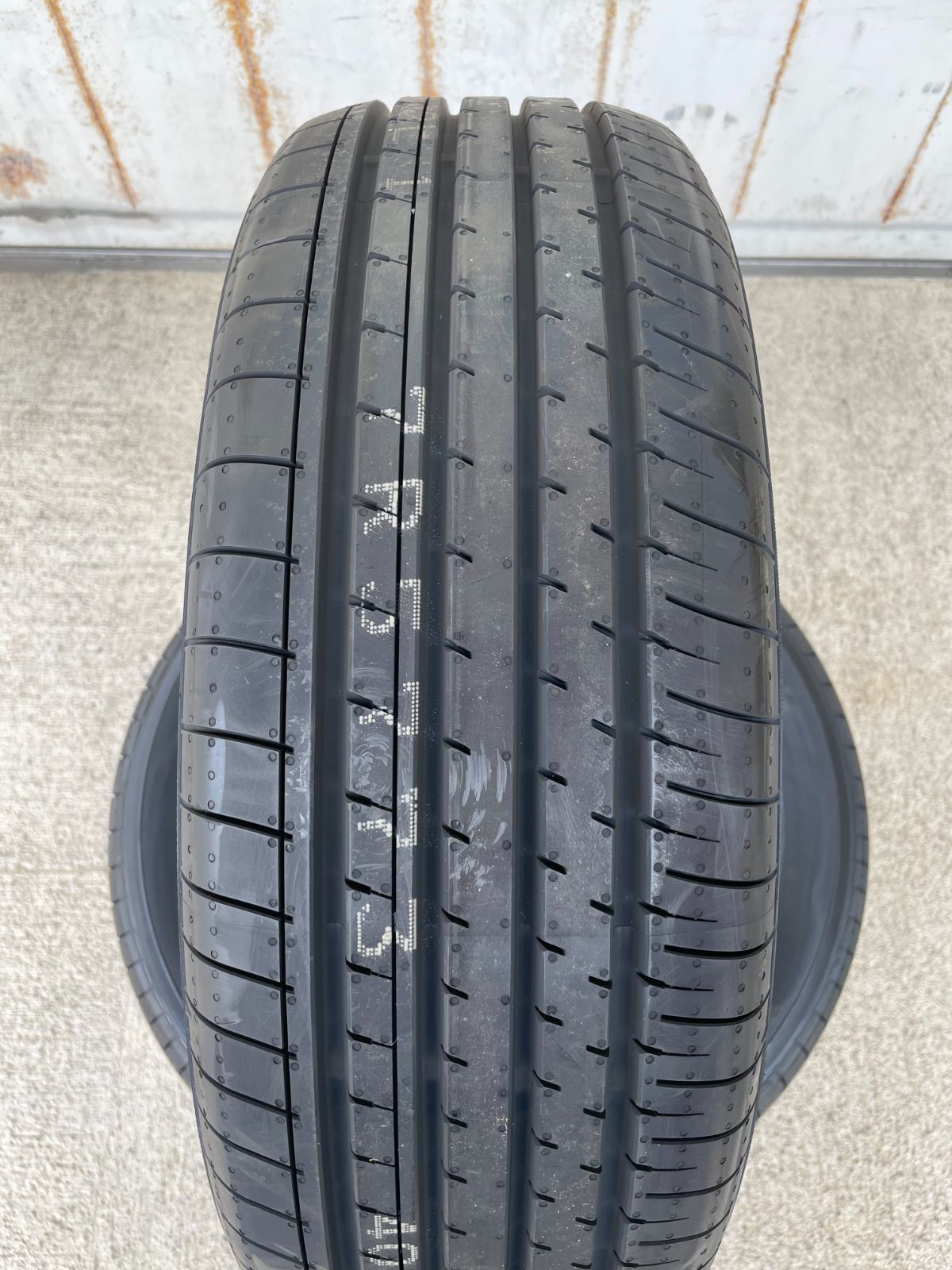 BluEarth XT AE61 215/60R17 2本セット 新品】 YOKOHAMA BluEarth-XT AE61 215/60R17 サマータイヤ 4本