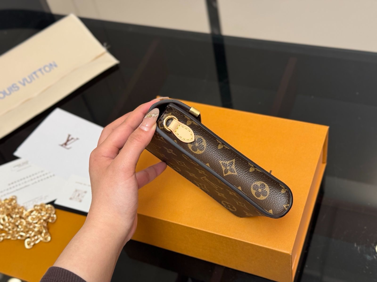 *国内発送* 【LOUIS VUITTON】フォンポーチ メティス 贈り物に 定番＊大人気＊【Louis Vuitton】フォン ポーチ・メティス