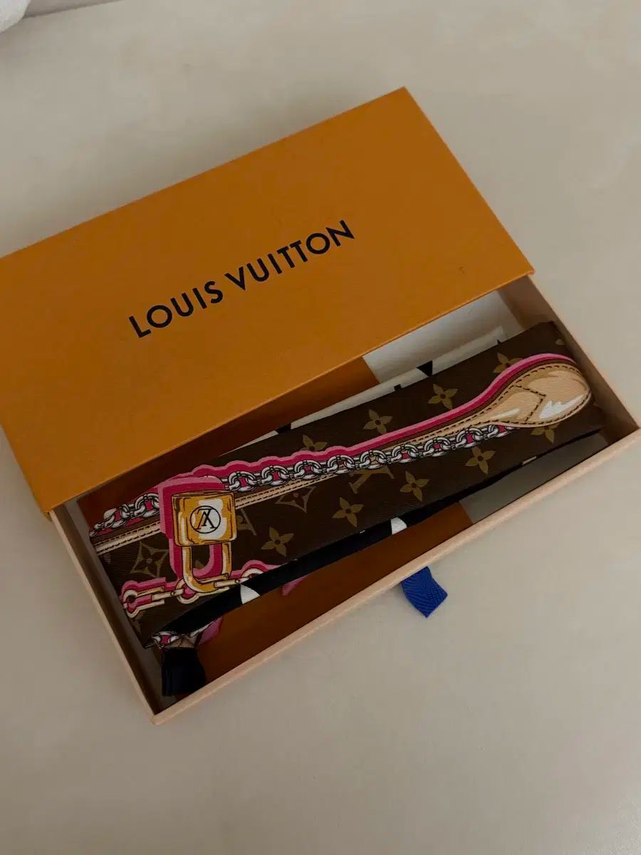 Louis Vuitton ルイヴィトン バンド スカーフ ボックス