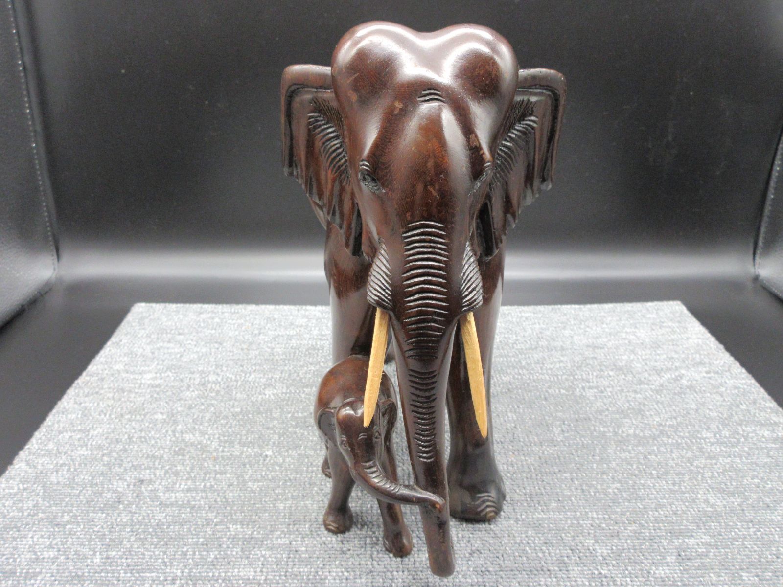 木彫り 象 ぞう ゾウ 置物 東南アジア 民芸品 (中) type-A - メルカリ
