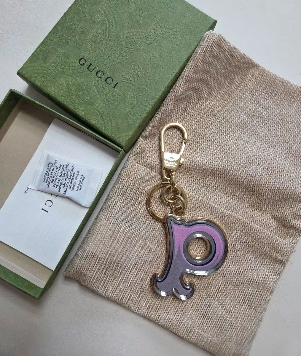  GUCCI グッチ イニシャル キーリング G K P キーホルダー キーリング 小物