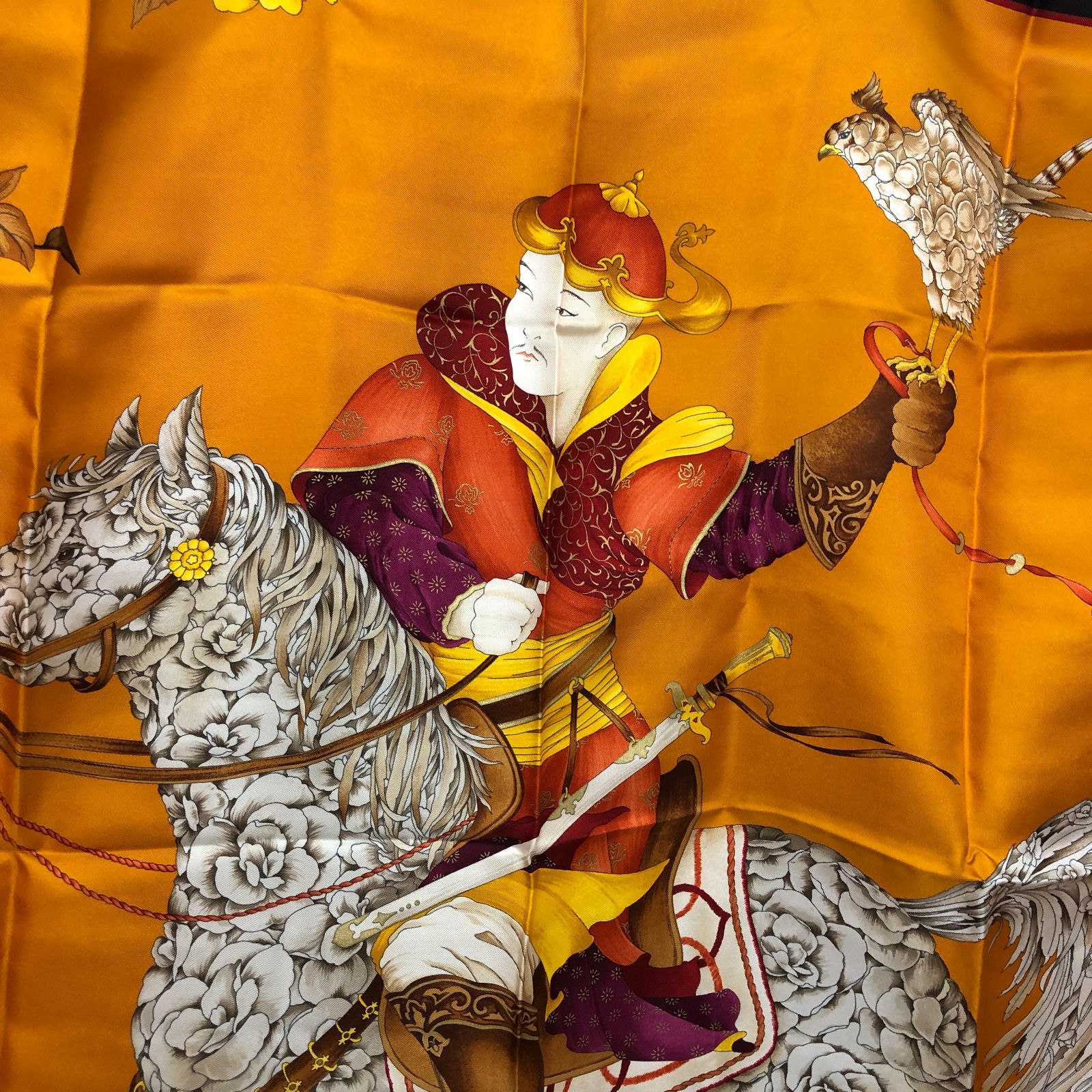 アンアンさんSalvatore Ferragamo シルクスカーフ オレンジ系 アンアンさんSalvatore Ferragamo シルクスカーフ オレンジ系