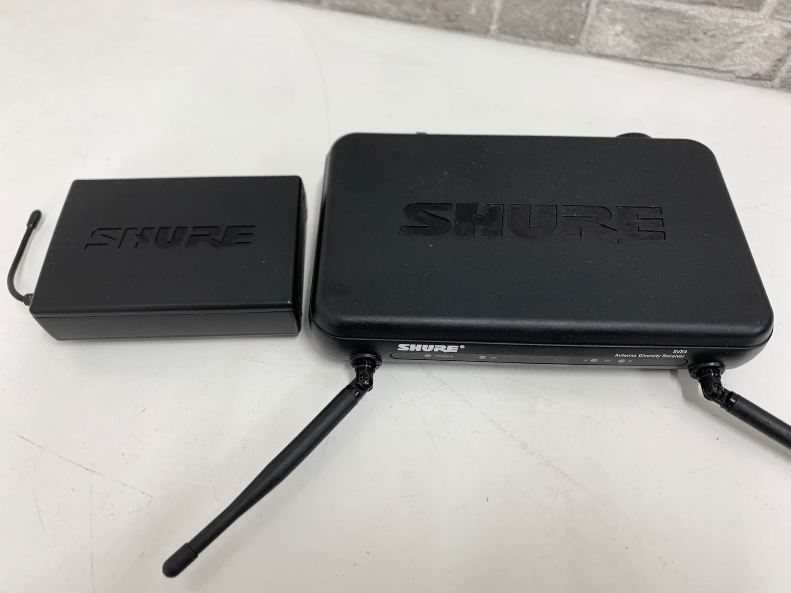 SHURE ワイヤレスシステム用 受信機 SVXシリーズ SVX4J シングルチャンネル ダイバーシティ SVX4J-JB1