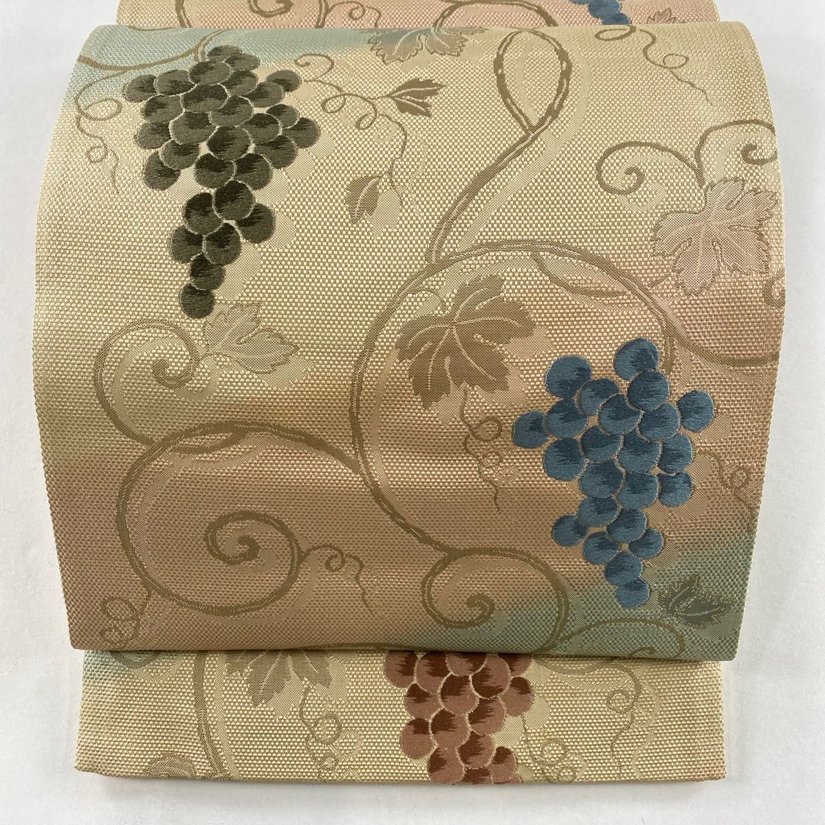 袋帯 美品 秀品 葡萄唐草 刺繍 ベージュ 六通 正絹 【中古
