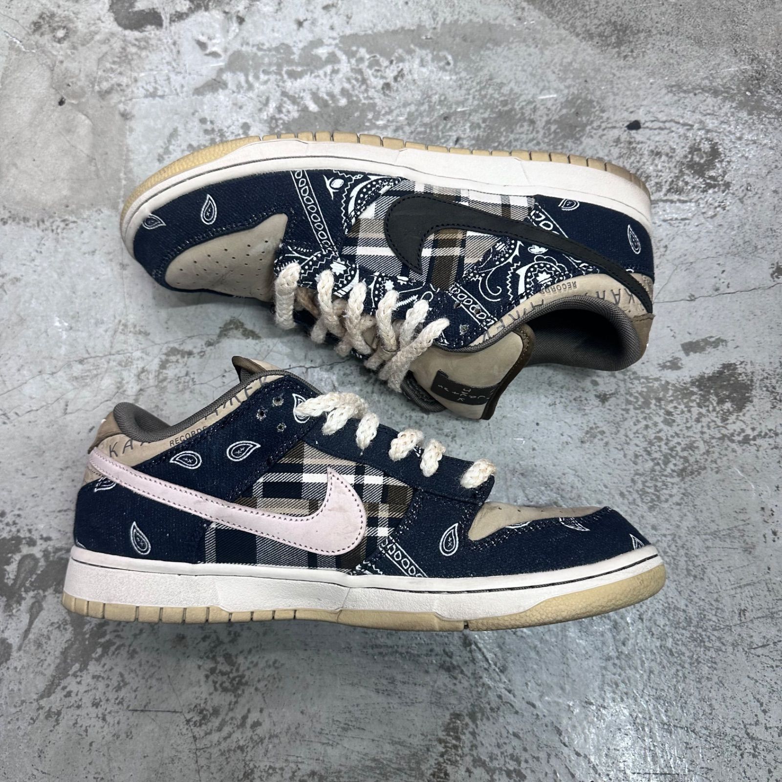 国内正規 Travis Scott NIKE SB Dunk Low バンダナ ダンク スニーカー