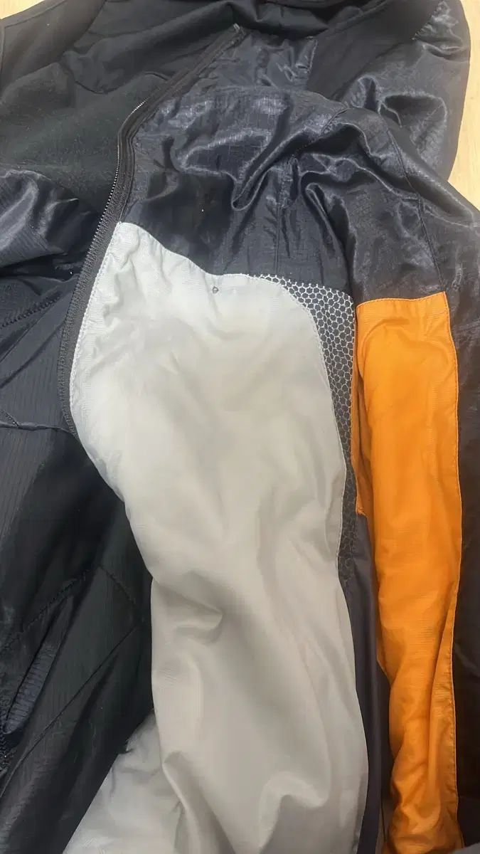 MONTURA モンチュラ