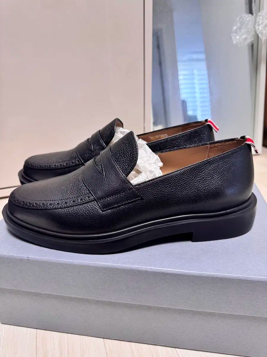 トムブラウン THOM BROWNE ローファー ブラック rwb　トリコロール レザー シューズ 靴 ストラップ トム・ブラウン Thom Browne Soft penny loafers MFL076A05584001 Men