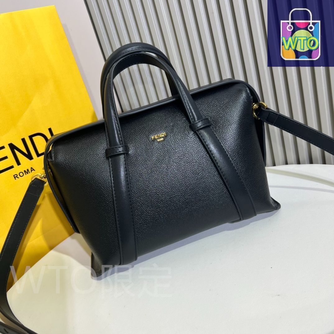 FENDIショルダーバッグ、リュックサック、手首バッグ、ポーチ