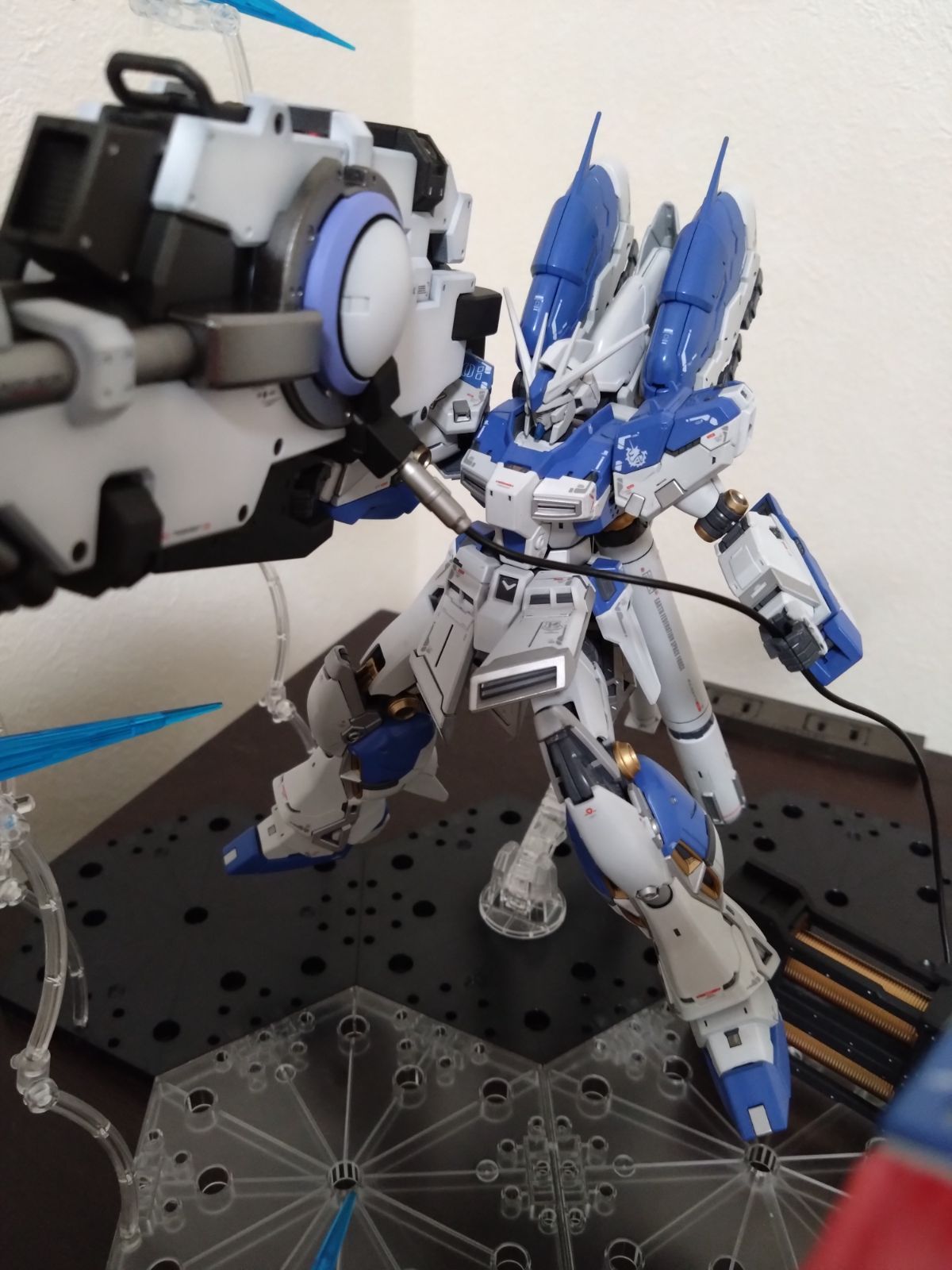 RG Hi-νガンダム 全塗装完成品 - メルカリ