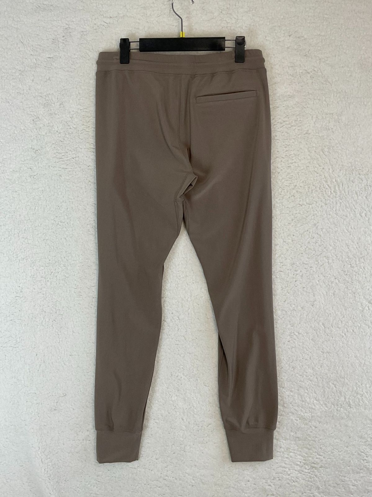 【未使用品】1PIU1UGUALE3 9テーパードチノパンツ サイズ4 未使用 1piu1uguale3 ウノピゥウ 5 ベージュ 9 TAPERED CHINO 9