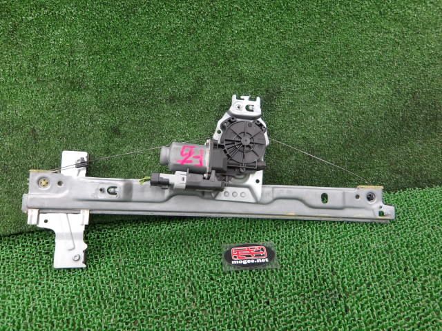 3FP1036 AHK1 プジョー 207 ABA-A7W5F01 SW フロント右ドアレギュレーターモーター