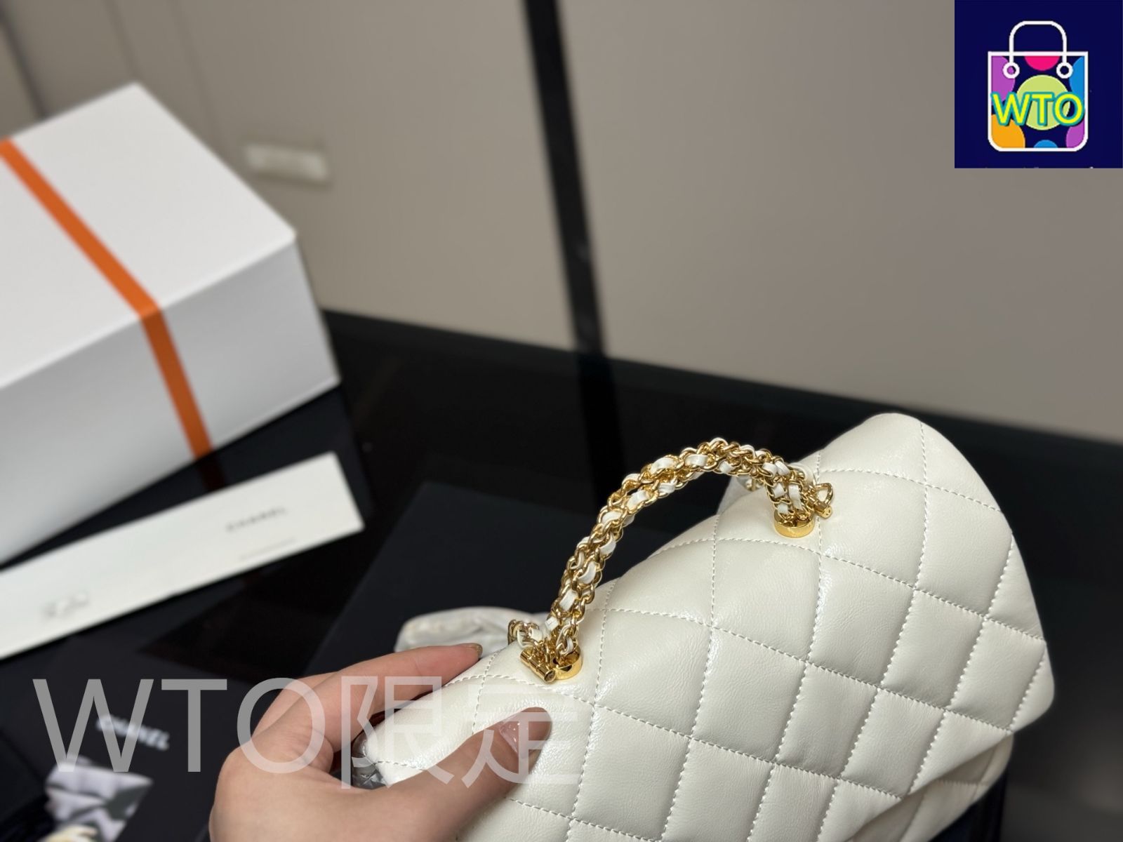 今日特価】Chanel シャネル チェーンハンドル 三つのレザーで巻