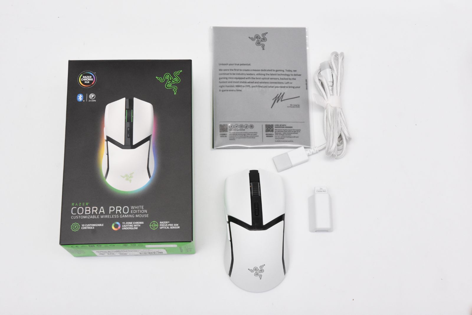 ファッション Razer レイザー Cobra Pro (White Edition) Amazon ファッション Razer レイザー Cobra Pro (White Edition) Amazon