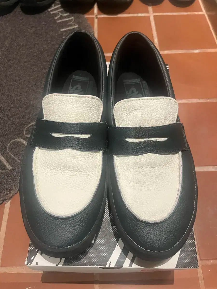 265 バーンズ スケート ローファー