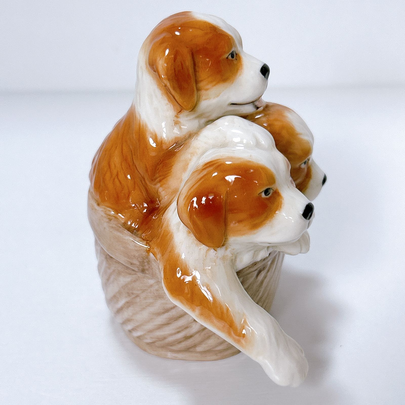 工芸品 子犬 磁器製 置物 フィギュリン