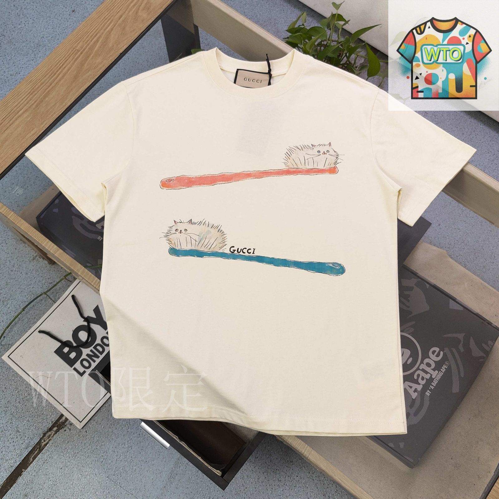 限定さらに値下⭐︎GUCCI⭐︎可愛い猫刺繍 スパンコール TシャツMサイズ/お洒落 限定さらに値下⭐︎GUCCI⭐︎可愛い猫刺繍 スパンコール Tシャツ