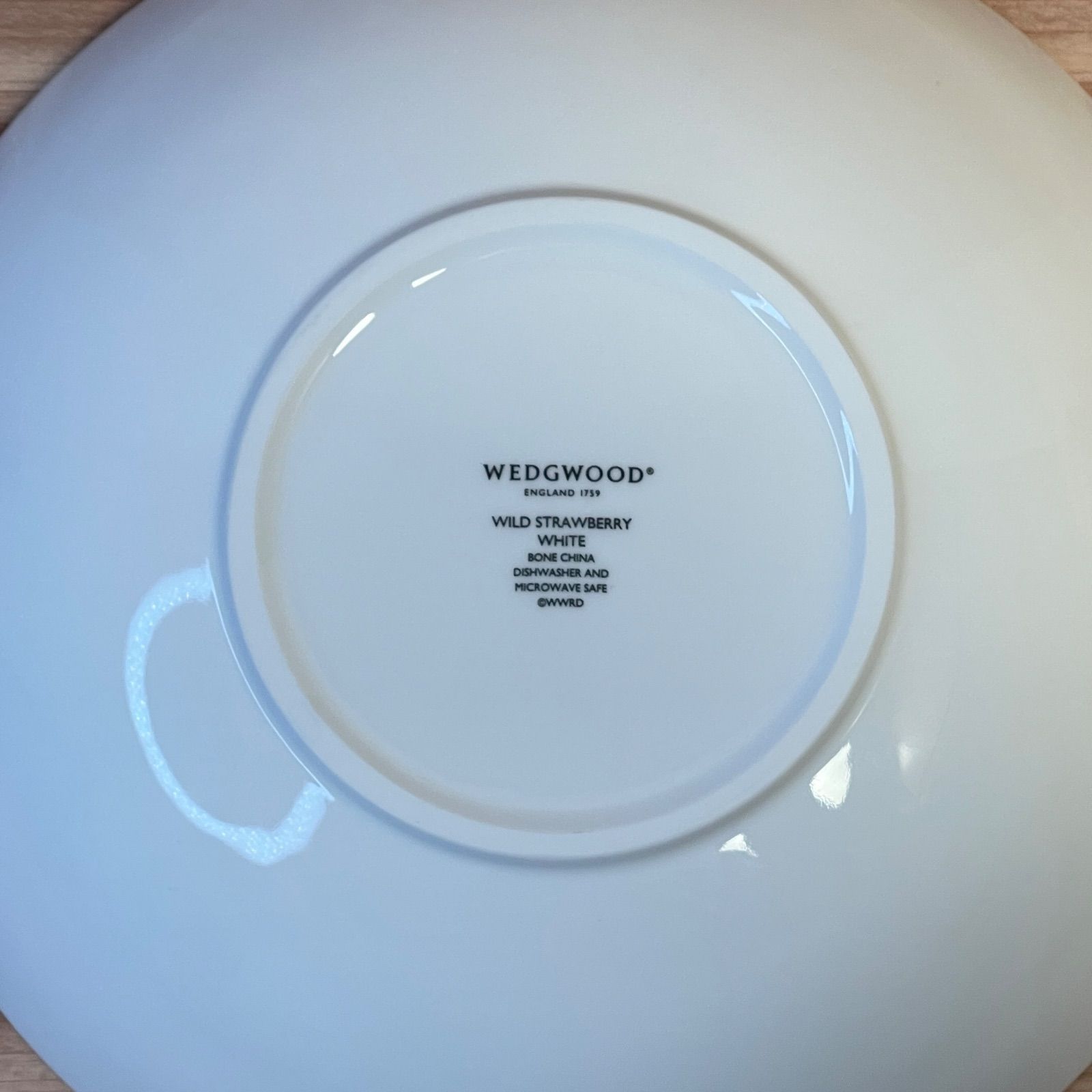 新品未使用)ウェッジウッドワイルドストロベリーホワイトボール 新品未使用)ウェッジウッドワイルドストロベリーホワイトボール