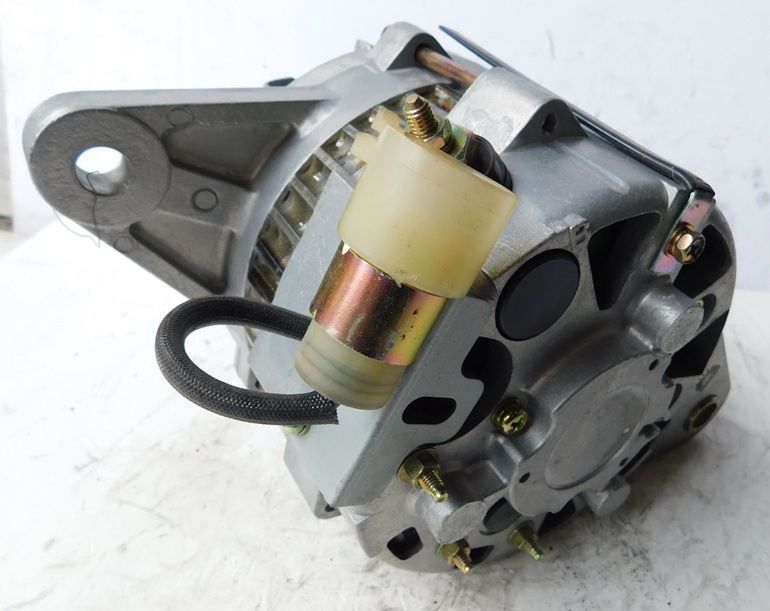 要コア返却 ●オルタネーター●日興 いすゞフォワード 0-35000-4121 8-94390-701-1 FFCRYSTALESIA_COM