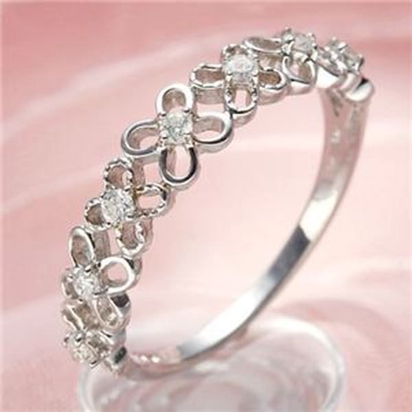 ✴【ジュエリーツツミ】K10WG ダイヤモンドリング 花 フラワー