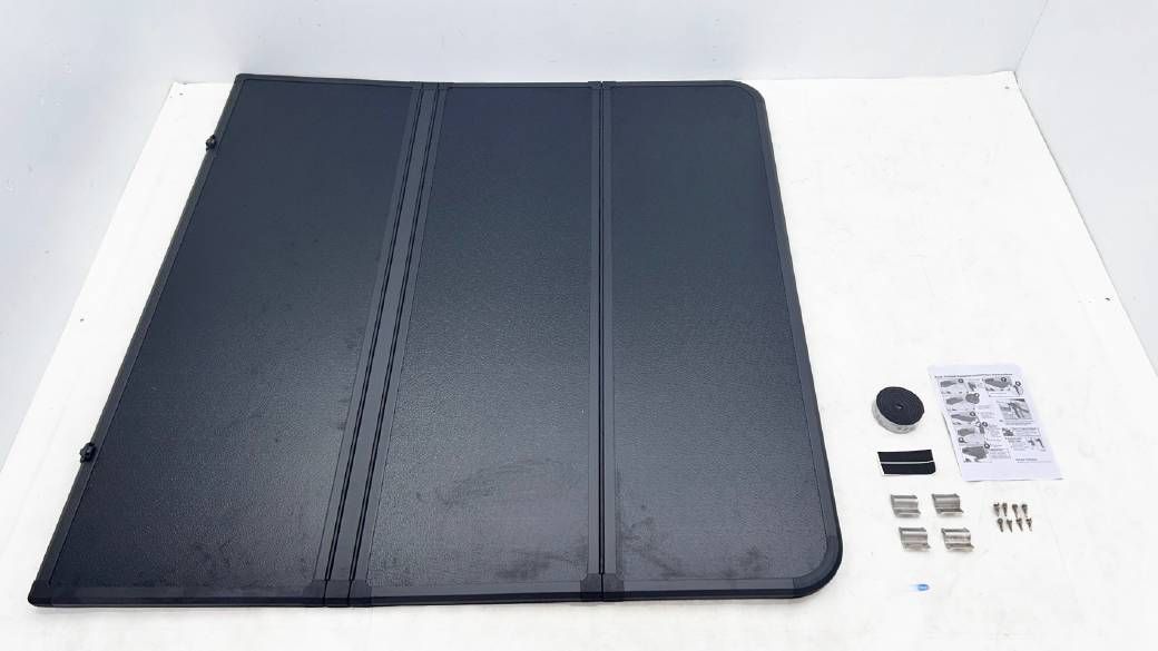 3つ折り ハードトノカバー