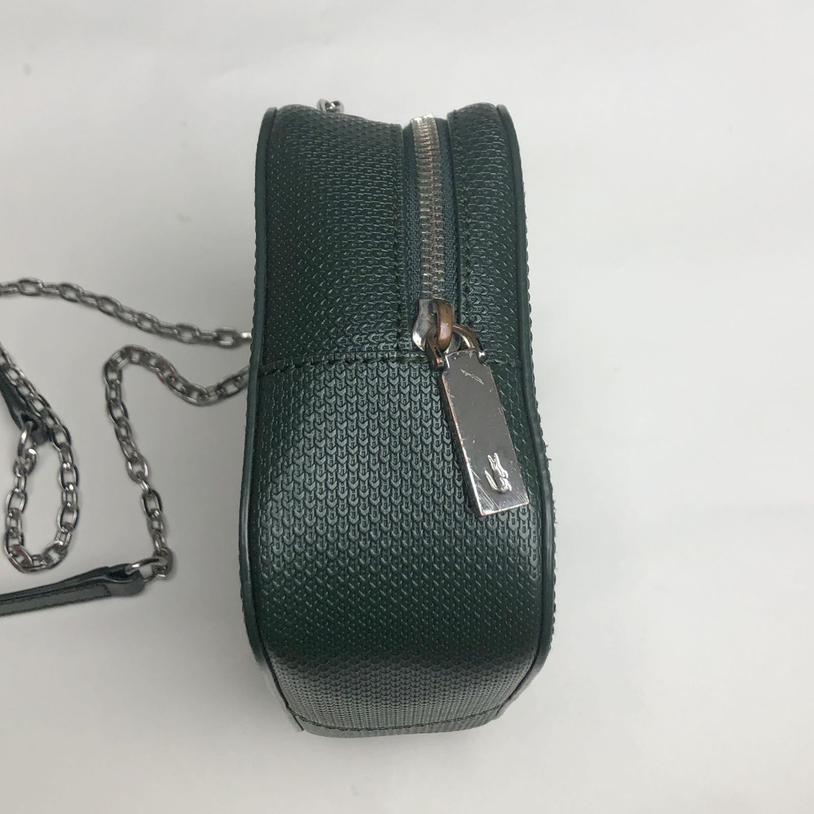 ラコステ LACOSTE 牛革 メタルチェーン エンボスレザー ショルダーバッグ ラコステ LACOSTE 牛革 メタルチェーン エンボスレザー