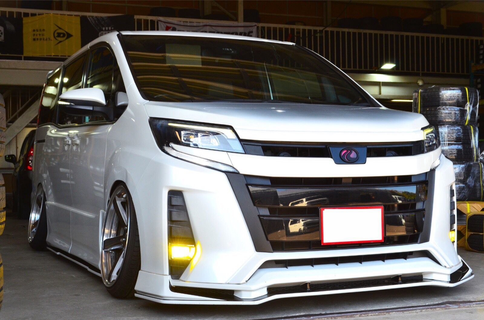 BLITZ ブリッツ　車高調　ヴォクシー　ノア　エスクァイア　車　自動車 Amazon | BLITZ(ブリッツ) 車高調 レンチ付 ノア/ヴォクシー