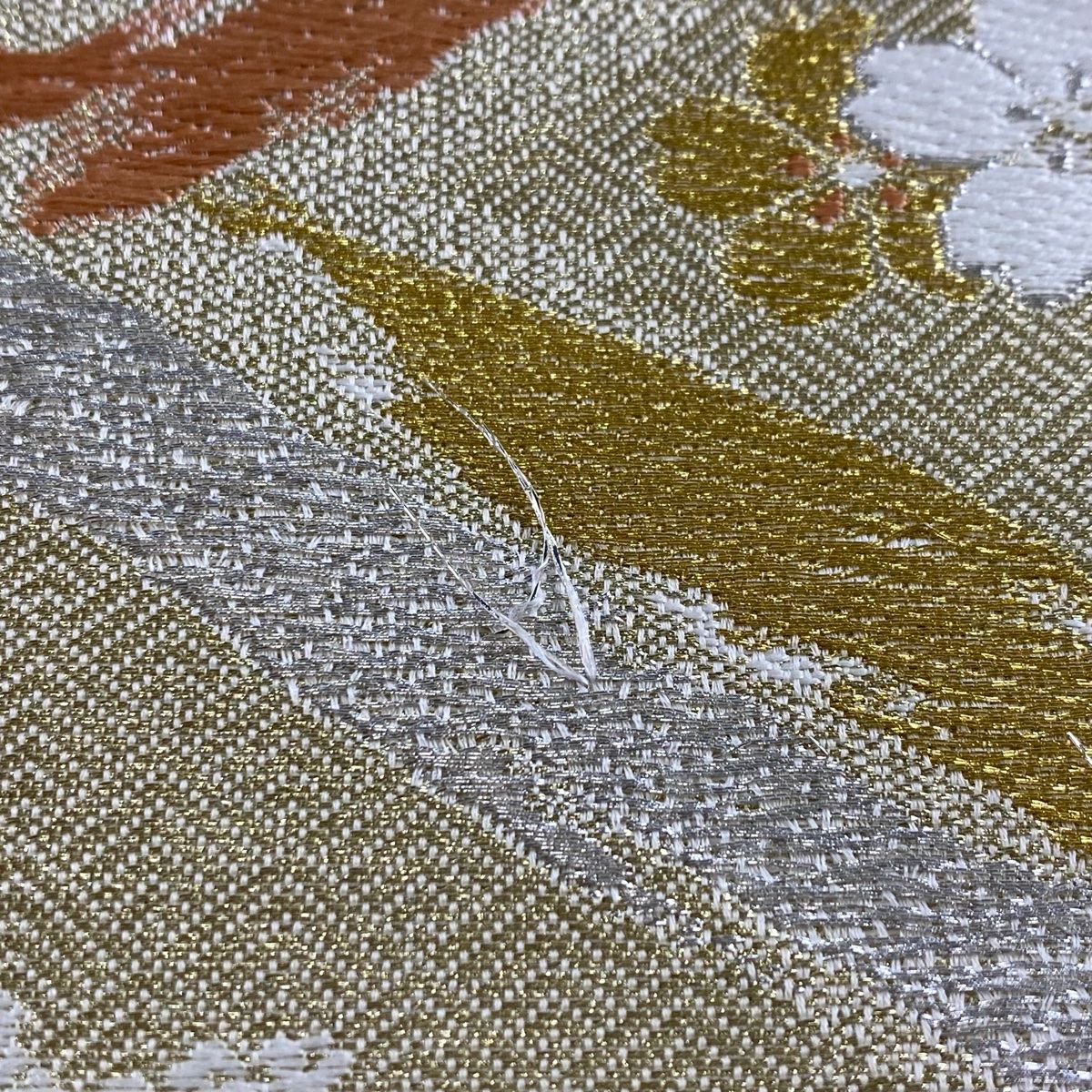(最終市) No.2406 未使用シリーズ正絹菱縞箔袋帯　超美品 楽天市場】袋帯 美品 逸品 金華山織 冊子付 百花繚乱 金糸 箔 黒