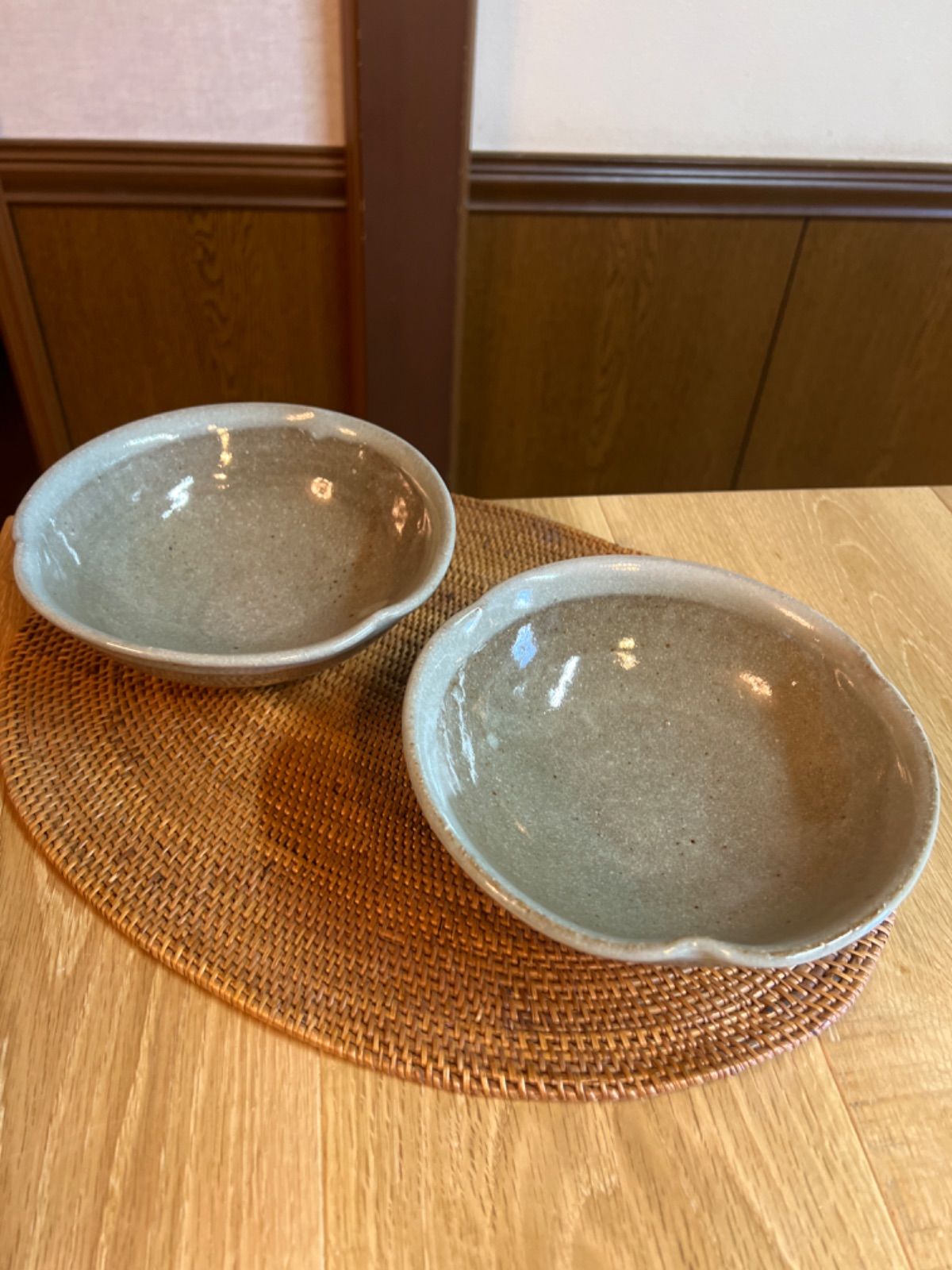 Lou様　新品　陶器　陶芸作家　オフホワイトのオーバルリムBOWL2個  46 エグちゃん様専用新品 陶器 陶芸作家 黒のオーバルリムプレート2