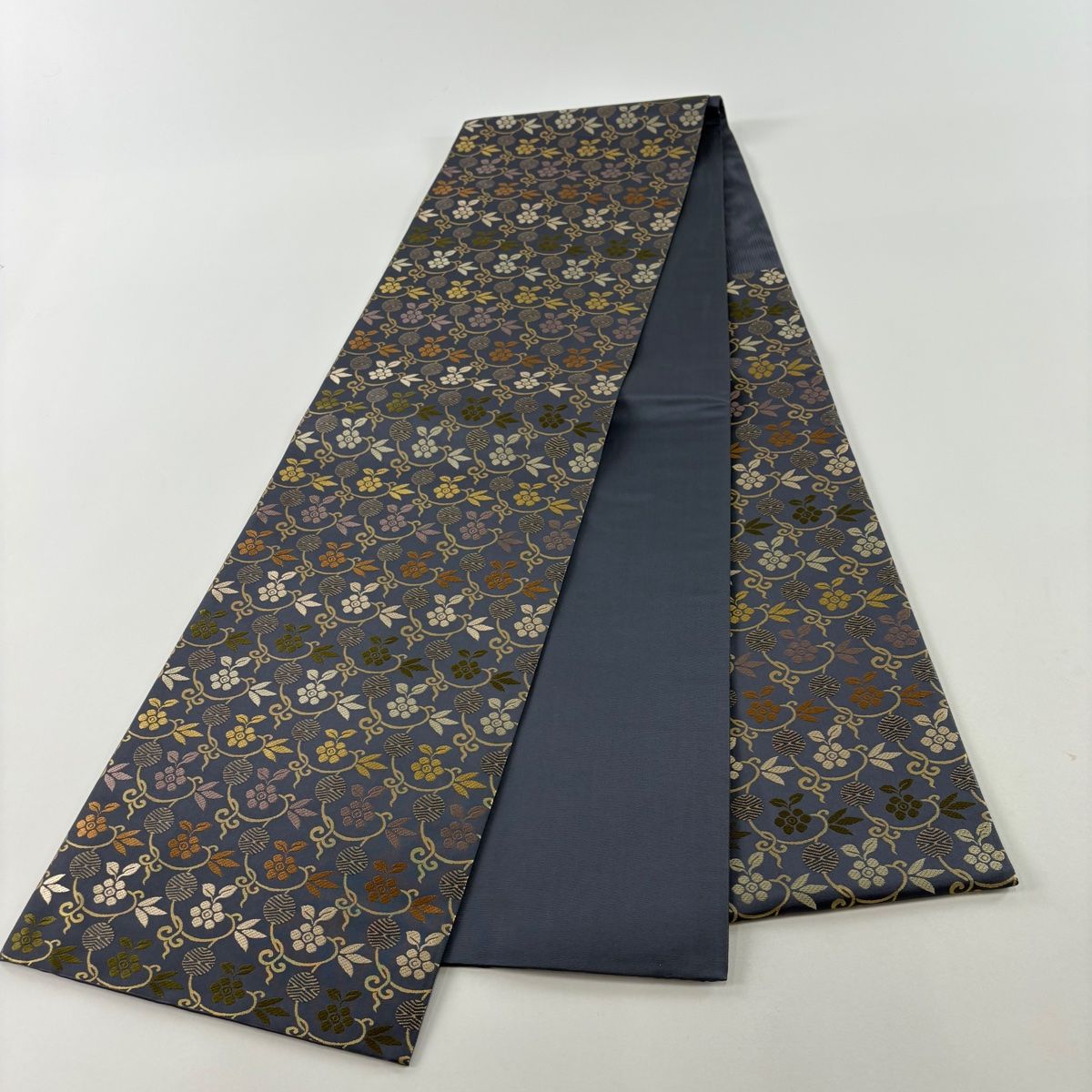 507y15☆長尺 袋帯 六通 金糸 斜め間道 モダン 黒☆美品 成人式 結婚式 袋帯 美品 秀品 六通 正絹 【中古】 袋帯 秀品 美の回廊 草花