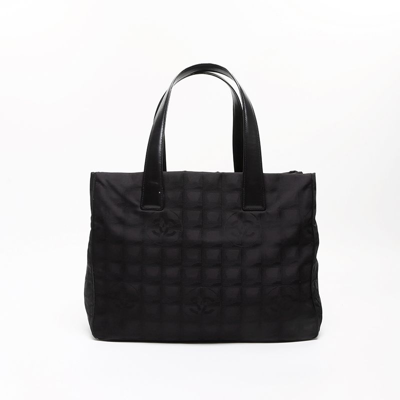 CHANEL シャネル トートバッグ 10番台 ニュートラベル ナイロン - メルカリ 