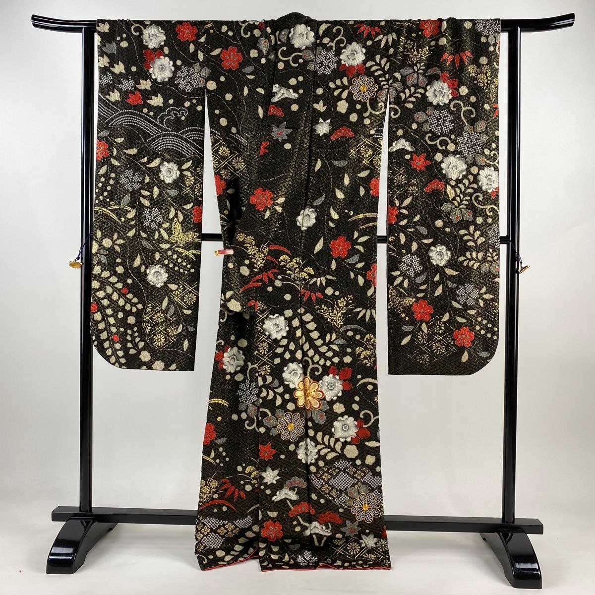 ポリエステル振袖 金彩 家紋 椿 身丈170cm 振袖 身丈170cm 裄丈66cm M 袷 辻が花柄 松竹梅 金通し 金彩 黒