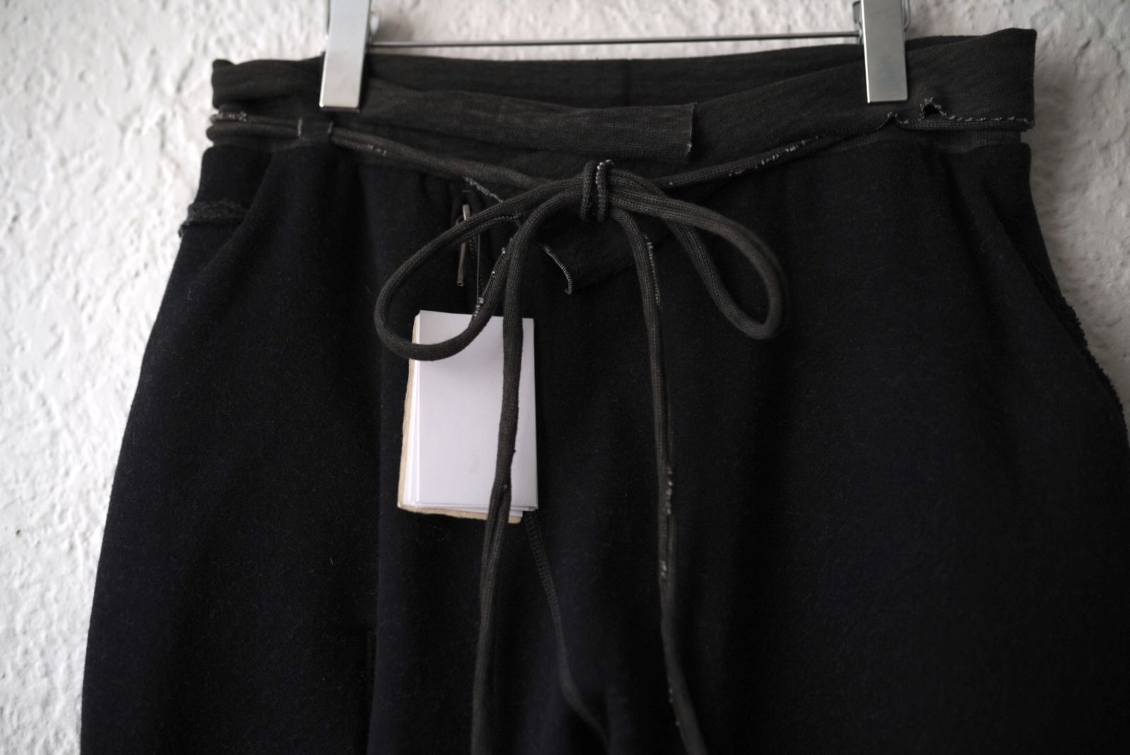 タイチムラカミ taichi murakami SWEAT PANTS hide-m | TAICHI MURAKAMI Sweat Pants, black dark grey