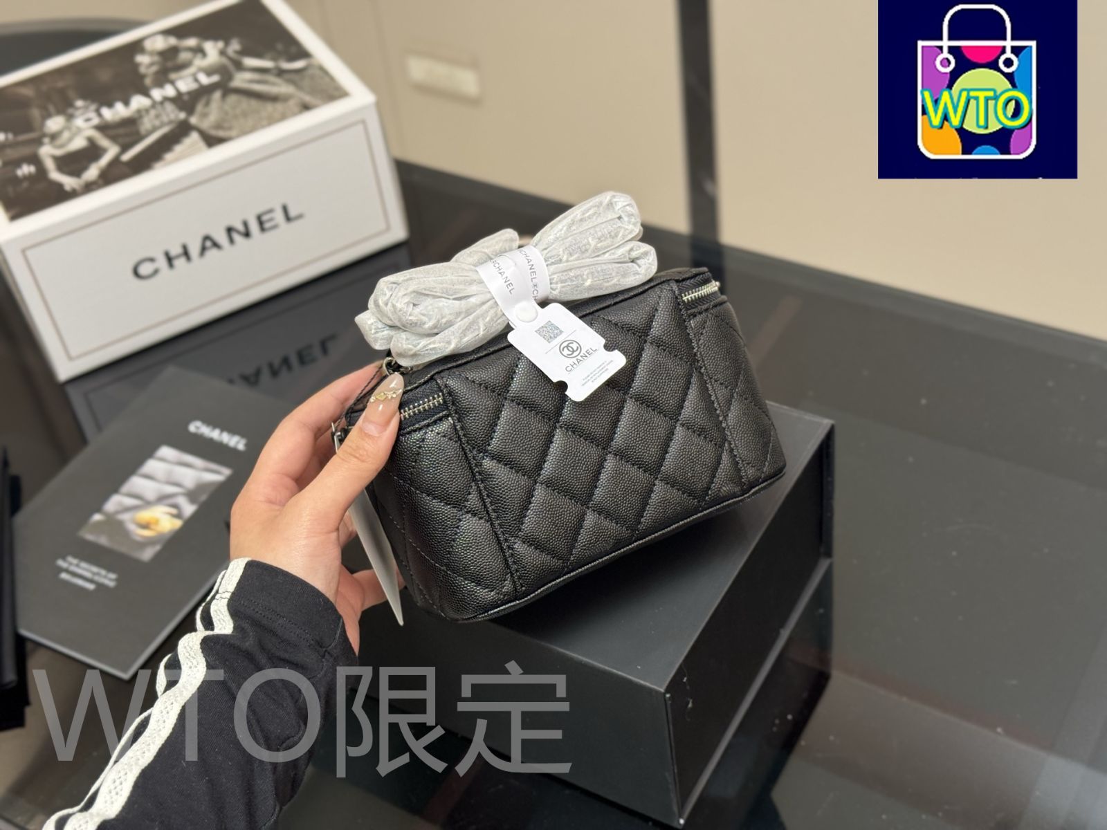 25A CHANEL ロングバニティケース ボックスバッグ ブラック 今日特価】Chanel ボックスバッグ / 化粧ケース~最高の