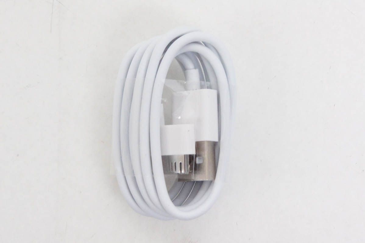 iPod 160GB MC293J シルバー 同期用ケーブル、説明書付 中古】Appleアップル iPod classic 160GB シルバー MC293J
