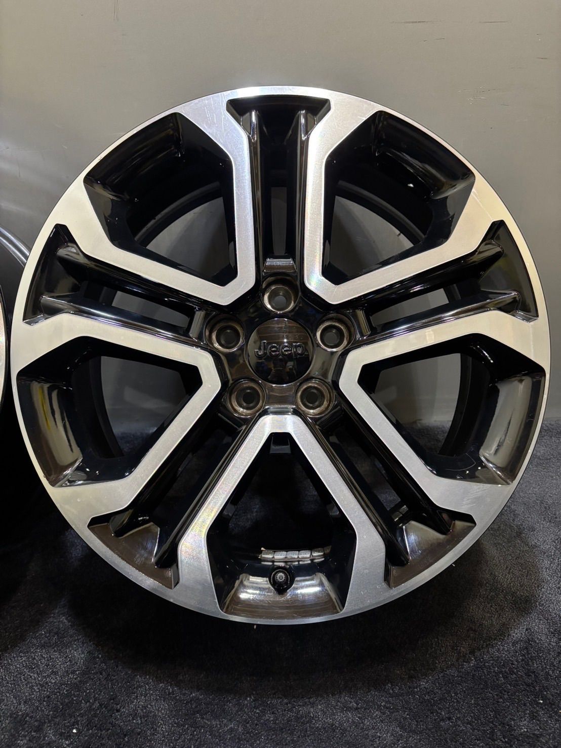 Jeepコンパス(ABA-M624)】中古スタッドレスタイヤ＆ホイール（空気圧