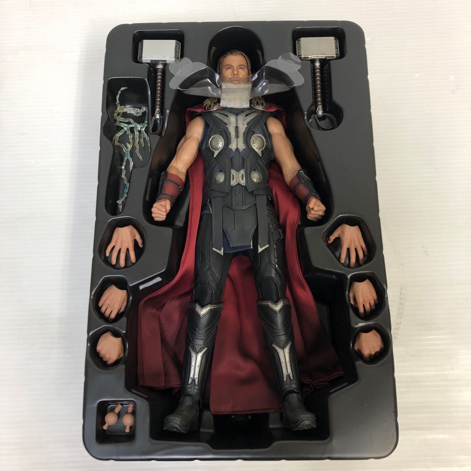アベンチャーズ／エイジオブウルトロン 1／6 スケールフィギュア