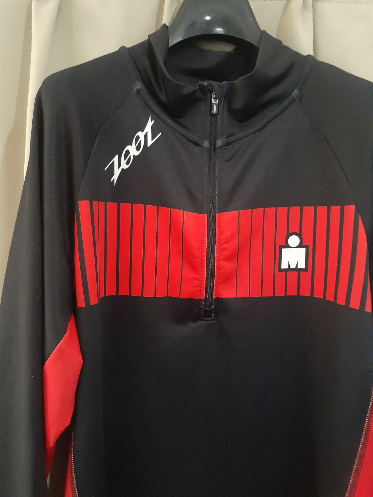 新品★ Zoot アイアンマン ランニング ハーフジップ ジャケット ZOOT ズート アイアンマン IRONMAN トライアスロン ウェア M