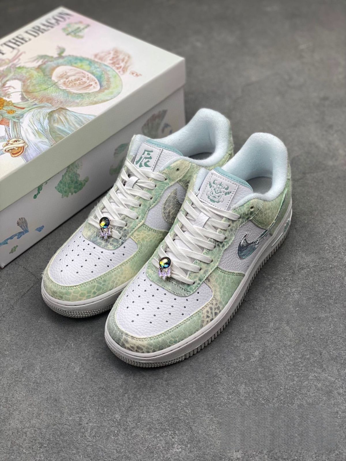 nike airforce 1 '07 新品未使用箱付き 公式購入 NIKE 新品 ナイキ AIR FORCE 1 07 エアフォース1 WHITE/WHITE