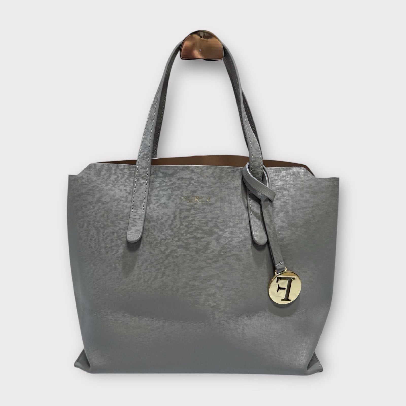 【極美品】FURLA トートバッグ サリー未使用に近い 極美品】FURLA トートバッグ サリー未使用に近い 極美品】FURLA