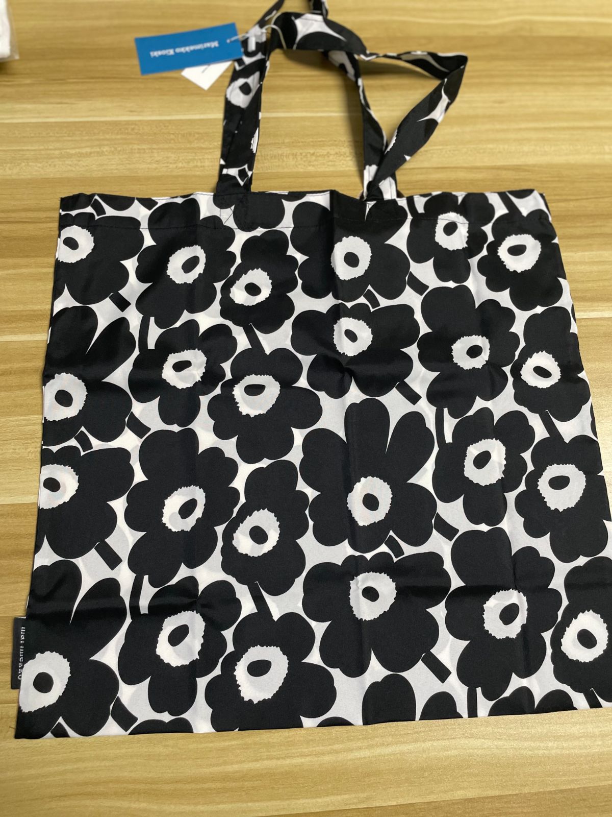 新品未使用 マリメッコmarimekko トートバッグ エコバッグ ファブリックバッグ ミニウニッコ柄 キオスキ ルートゥ Lopulta Unikko ブラック