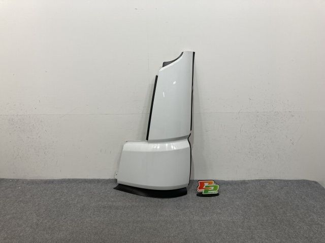 新車外し!スーパーグレート 2代目(2017年-) 10t 純正 左 フロント コーナーパネル/コーナーカバー ML272350 ホワイト 三菱ふそう(138790)