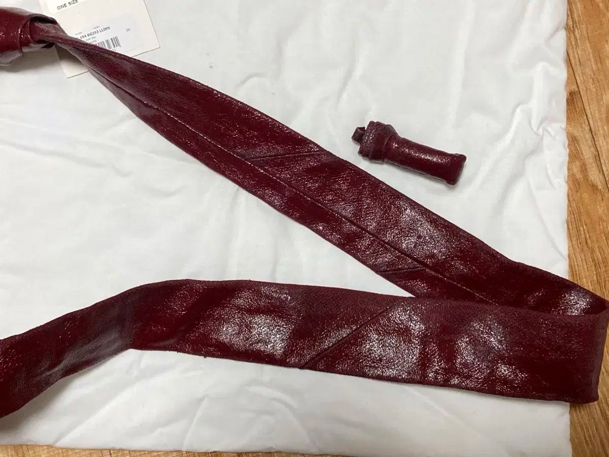 可愛い LEMAIRE ルメール バムバッグ バーガンディ スモール コーテッドリネン 可愛い