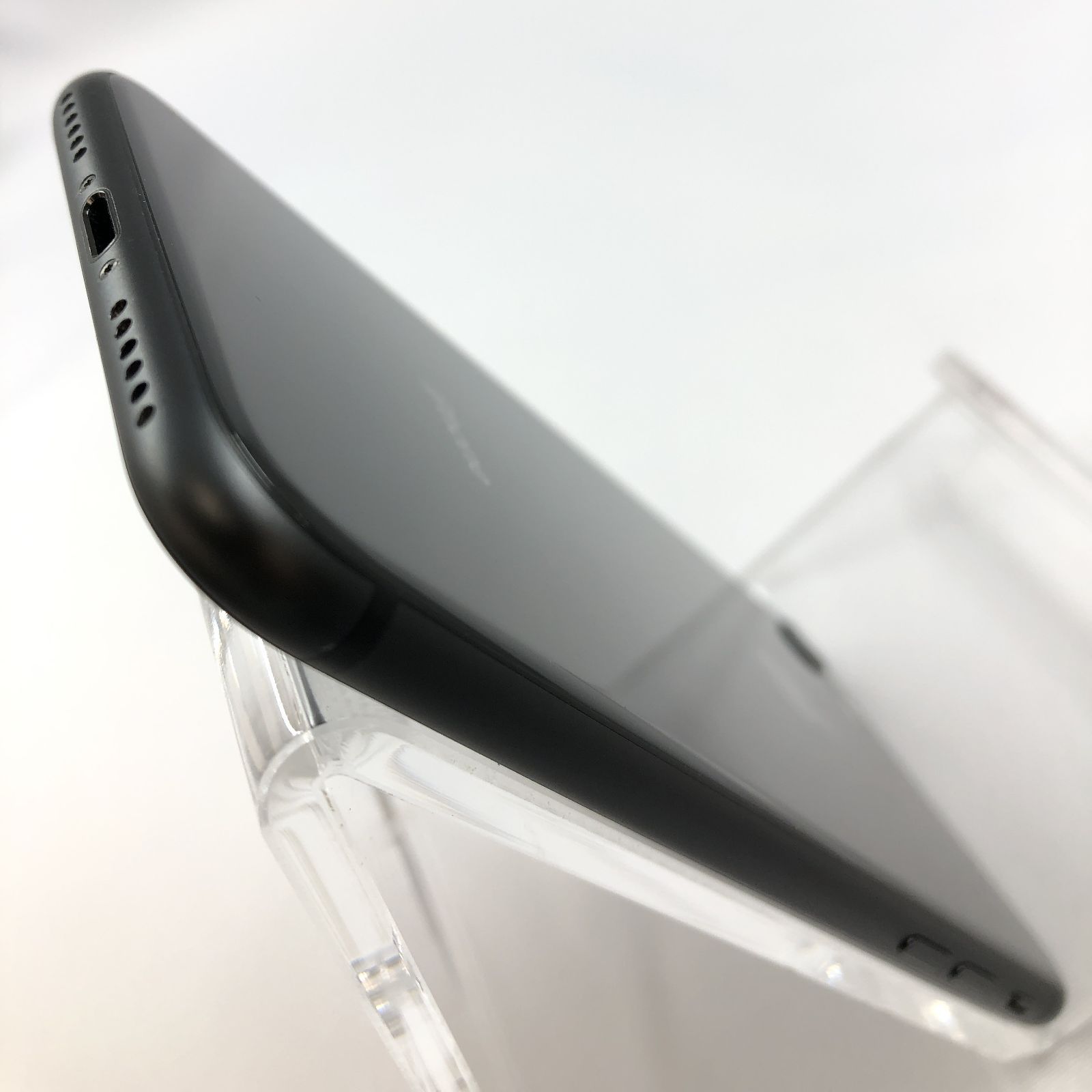 キズあり品】iPhone 8/128GB/356098098631314