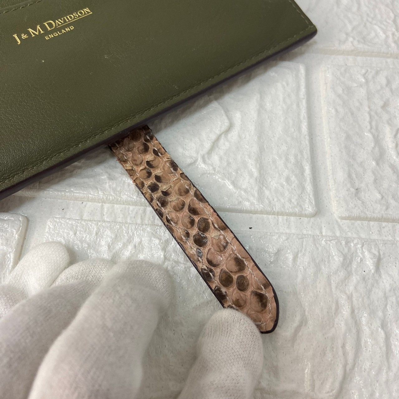 J&M Davidson パイソン 財布 FOLD WALLET WITH STUDS｜J&M DAVIDSON