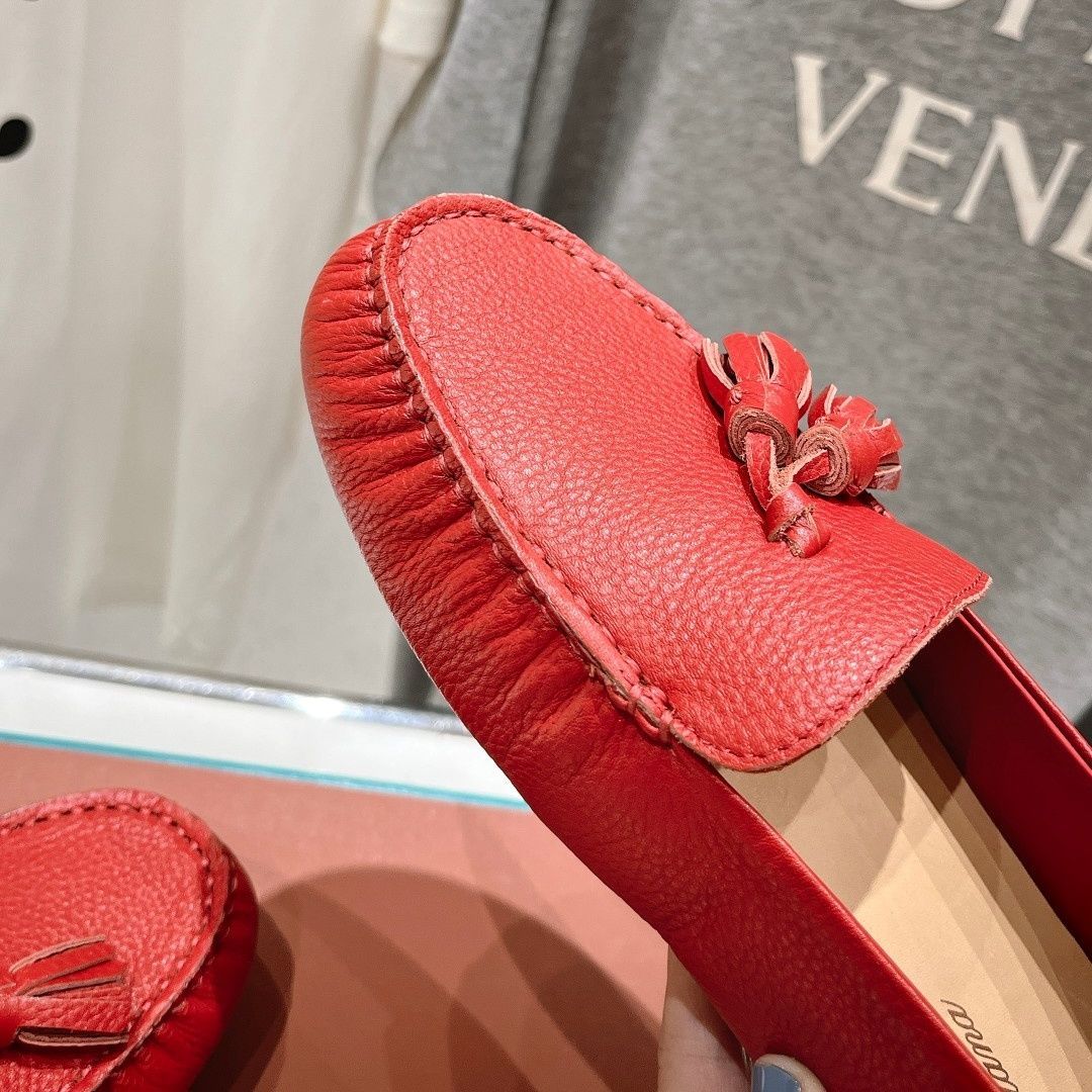 レッド23.0~24.5cm 送料無料 ロロピアーナレディースサマーウォーク モカシン タン カーフレザー タッセル付き ペブルグレイン レザー KIN-KAAI_COM