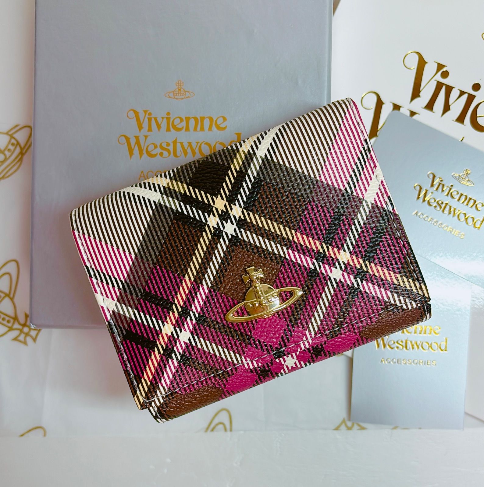 ショッパー付き】VivienneWestwood 三つ折財布 Burgtan
