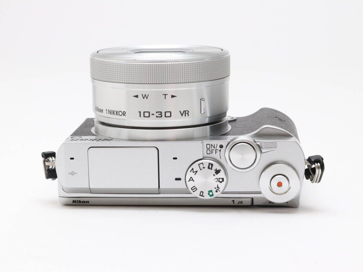 カーズ】NikonJ5 ニコンミラーレスカメラ ダブルレンズセット ニコン