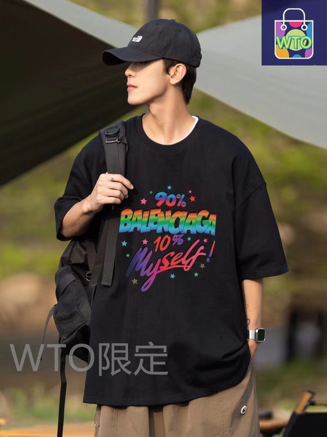 この半袖はバレンシアガのコラボレーションモデルで 最新のデザインで ロゴプリントが特徴です